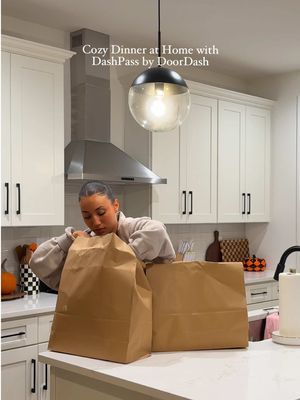 Family dinner night made so easy 🍽️ thanks to @DoorDash DashPass Family Sharing🧡 #DoorDashPartner