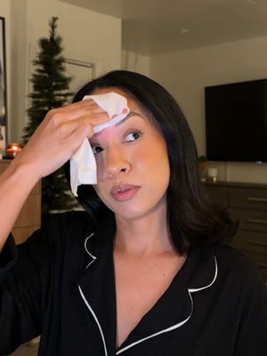 doing some holiday hosting again tomorrow but in the meantime I’m resetting my skin & I get why this has gone viral! @loréal paris usa Midnight Cream = luxury skincare without the luxury price. if you’ve been wanting to try it, this is your sign.. it’s back on sale now through Dec 1 — take up to 30% off select L’Oréal Paris skincare on Amazon #LOrealParisPartner #LOrealMidnightCream #Skincare