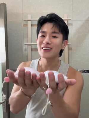 My new love is here and I can’t wait for you to experience this!!! 😻  FIRST EVER MICRONEEDLING SOAP?? November 28 - 7pm! Let’s go!! #LoveKGlowxBenedictCua #PoreEraseSoap #LoveKglow #MicroCrystal #FilterOffPoreErase @LOVEkGlow 