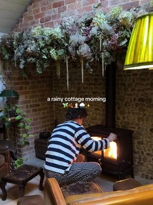 spend a cosy morning with us 🌧️☕️✨
