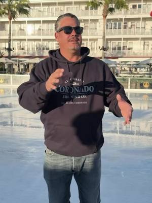 So Iconic….Skating on the Beach @Hotel del Coronado with #mygirls. No better place to kick off the holiday season!Christmas Rob has officially entered the chat! Next up: #skatingwiththestars