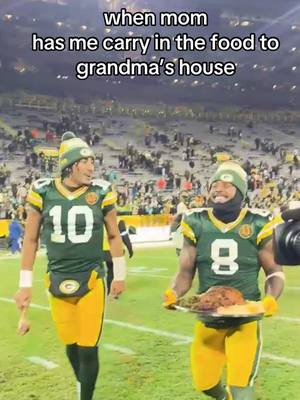 Mommy’s little helper  #nfl #packerslions #thanksgiving #joshjacobs 