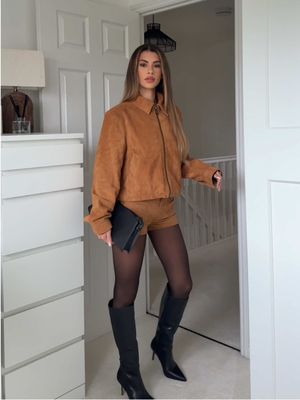 It’s like Black Friday knocked on my door & forced me to treat myself 🫢 so... I listened and got myself a new pair of boots 👀🤌🏼🖤 A little birdie told me that @ALDO Shoes have 50% off sitewide on seasonal favourites & hero pieces (keep it between us 😉 ) 💕 And let me tell you…your girl requires comfort, these are leather and have Pillow Walk technology, so they’re super comfy !!! ad