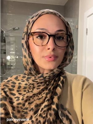 Shop Pair Eyewear’s holiday sale and use code SARAHGIFT15 for a free gift with purchase!  the base frame is- Reese & colour is tortoise  #pairpartner @paireyewear 