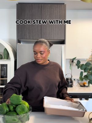 I got tired of cooking the same old stew, so I decided to try something different. This green pepper stew came out way better than I expected and everyone loved it. #NigerianFood #cookwithme #stew #foodies #FoodLover 