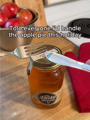 Be thankful for your friends and fam who bring the ‘shine and good times #olesmoky #applepiemoonshine 