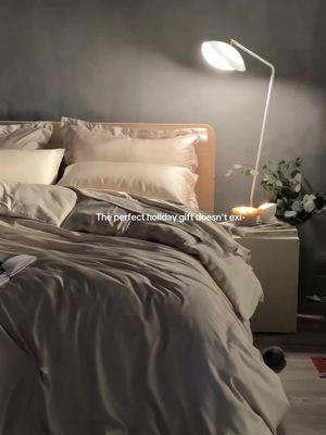 Who are you treating to the perfect gift?🎁🥹💤 We're treating you to a 40% off sitewide sale for Black Friday🤭 #sale #blackfriday #gifts #presents #bedding #save