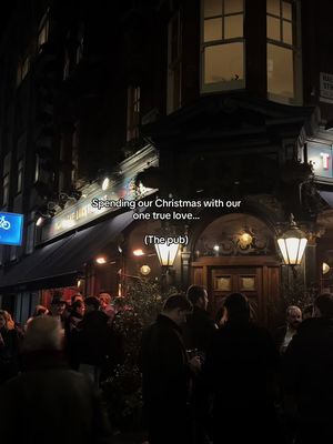 📍The Lucky Saint, Marylebone  Open Monday to Saturday, til late #christmas #pubculture #drinktok #xmas #xmas2025