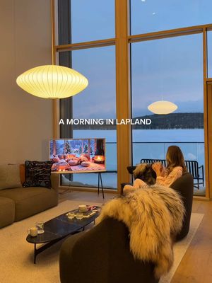 Spend a cosy morning in Lapland with me!! Coffee, a cinnamon roll and a slow start whilst Drew went snow running lol #morningroutine #morningvlog #airbnbtour #lapland 