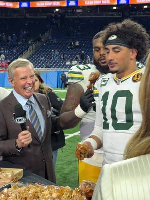 Eatin’ good 😋 #PackersLions #nfl #packers #jordanlove 