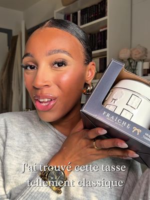 Préparatifs des Fêtes version «cozy girl »🎄✨ Je partage quelques-unes de mes trouvailles beauté + déco de @Walmart Canada qui rendent ma coiffeuse encore plus festive cette saison 🩷 #walmartpartner 