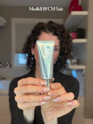 I’ve been using @Medik8 Crystal Retinal for a little over a year now and it’s the first vitamin A my sensitive skin has actually loved. The slow-release formula keeps it feeling calm, but still gives me those smoothing + firming results. I layer the Pro-Collagen+ Peptide Cream on top and it helps my skin feel hydrated, bouncy, and more lifted. Medik8 is 30% off sitewide for Black Friday Cyber Monday with no code needed, now through Dec 2. Shop before the sale ends. https://bit.ly/3Kwo4Lb #Medik8 #Medik8Partner #BlackFriday #Skincare