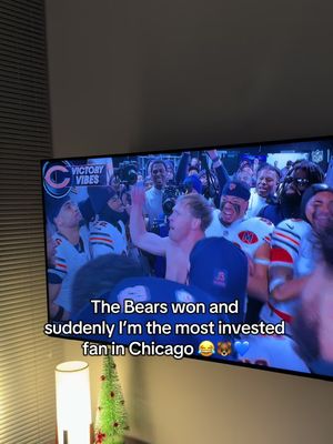 Bears won… so now I’m watching like the season depends on ME 👀🐻 #chicagotiktok #chicagobears #beardown #footballtiktok 