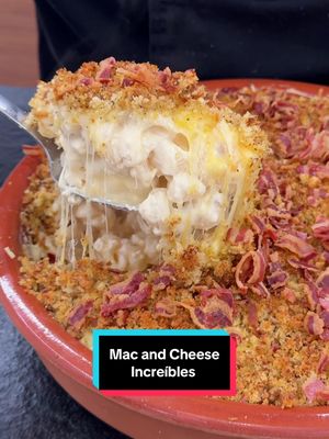 Creo sin lugar a dudas, que estos son los mejores Mac and Cheese que he preparado en mi vida. Os comparto esta receta para que la Guardéis como ORO, pues una vez la probéis…ya no hay vuelta atrás! INGREDIENTES: 1 barra de pan 200 gr mantequilla 1 cda orégano 1 cda albahaca chorreton de aceite de oliva 14 Dientes de ajo chorrazo de vinagre vino blanco sal 50 gr de harina,  50 gr de mantequilla 1 litro de leche queso cheddar queso emental queso gouda 500 gr de tiburones Panceta Cuando la probéis me decís! #macandcheese #macarronesconqueso #cocinadelpirata #acciondegracias #Receta 
