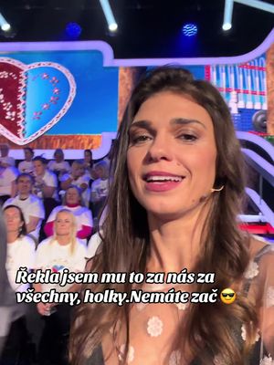 Vojta Kotek. Crush dívčích srdcí už 20let ✨ A v těch Zrádcích mu samozřejmě sluší všechno, nejen bunda s peřím 🤭 #vojtakotek #zradci 