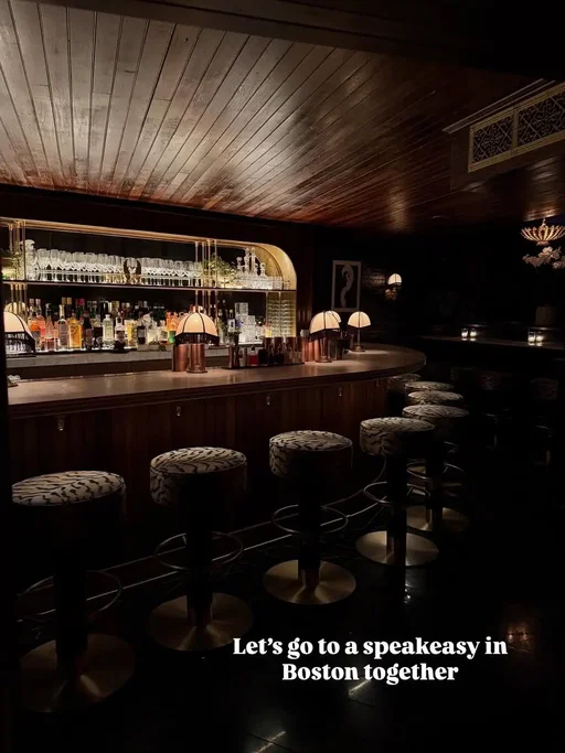 Hi cuties, tonight we are checkout the newest speakeasy in Boston, located in Beacon Hill. The atmosphere is intimate with their use of deep blues and brass details. If you love enjoy your espresso martinis on the sweeter side, you’ll love theirs. We loved the nondairy coconut foam on top, really balanced out the flavors.  📍89 Charles  89 Charles St, Boston, MA 02114 Let us know how your experience went. Cheers bbs  #cornersofboston #boston #visitboston #bostonfood #traveltiktok 