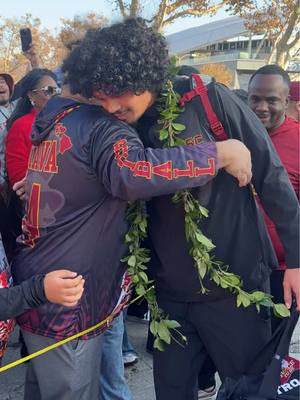 OHANA 🤙 #usc #CollegeFootball 