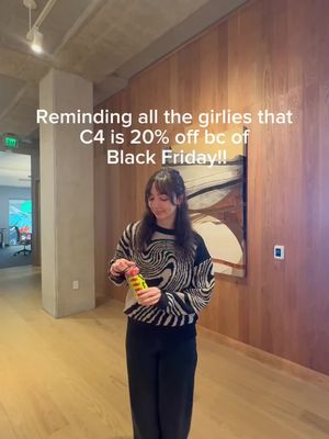 no email chain. just a reminder on your feed 😏 #BlackFriday #deals #corporatelife 