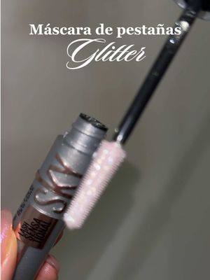 Tremenda está máscara con glitter, probé varias pero ninguna como esta, en persona no saben lo que brilla, cuesta mucho agarrar el efecto con la cámara! #makeup #reseñademaquillaje #maquillaje #skyhigh 