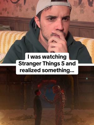 Wait.. it all makes sense now!! 😱 #strangerthings #netflix #tvshow #christmas #fyp 