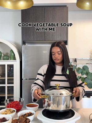 Got tired of rice and pasta so I made vegetable soup (aka efo riro) for swallow, and it came out so delicious! 🥰 #vegetablesoup #eforiro #nigerianfood #cookwithme #foodies 