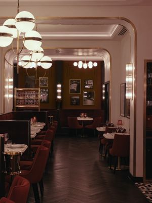 We are proud to introduce our first-ever restaurant, RONNIE’S, a Mediterranean-inspired New York bistro named after our founder, Ronnie Fieg. Located in the same building as our London flagship on Regent St. We look forward to serving you when our doors officially open on December 5th.