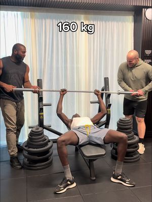That last rep had me fighting for my life ,Appreciate the backup🏋🏾‍♂️💪🏾💪🏻#learnfromkhaby #comedy 