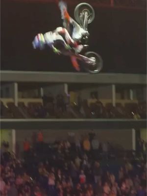Lyn-z: WHY!? TP: braaap Braap braaaaaaap 