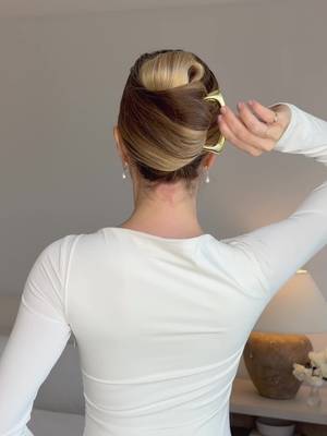 easy French twist with a French hair pin ❤️ #hairstyles #hairtutorial #frenchtwist #longhairstyles 