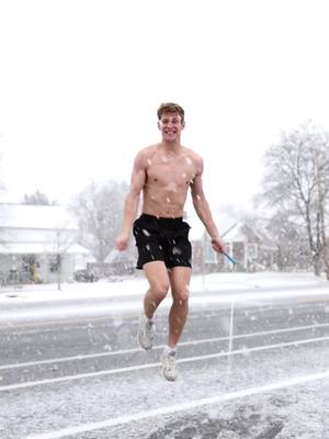 No plan, just jump rope and snow ❄️ #utah #snow #winter #christmas #vira 