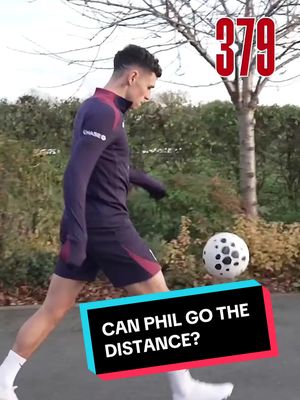 How many touches?! 🥵 #england #threelions #philfoden 
