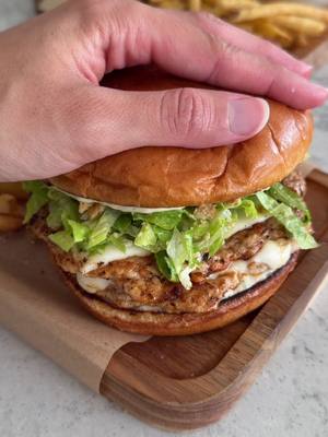 Chicken Caesar Smash Burgers 🍔🥬 Because if we’re choosing chicken burgers over a classic, we’ve got to go big 🤗 Full recipe up on the blog as always — www.moribyan.com or follow the link in bio!