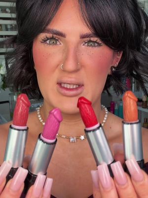 How is this real…….. #lipstick #holidaygift #gaggift #makeup #beauty 