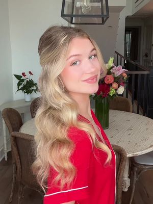 cute and easy Christmas hair inspo 🎄🤍 #hair #hairstyle #hairtok #hairtutorial #christmas 