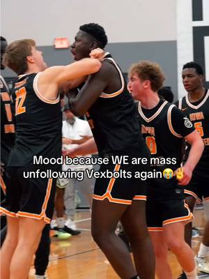 I’m so hype to actually leave bro in 2025😭✌️ #fyp #aau #basketball #vexbolts #madehoops 