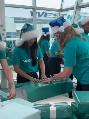 What are we up to? 😏🤔 #WestJetChristmas #WestJet   Qu'est-ce que nous mijotons?😏🤔 #NoelWestJet #WestJet