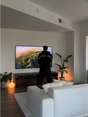 Straightening up the apartment, locking in my plans, and letting my Frame TV answer all my travel questions. @Samsung US Vision AI Companion makes planning a breeze. #SamsungTVPartner Samsung Vision AI, Vision AI Companion, Bixby and associated features vary by 2025 TV model. See individual TV model specifications for details. Bixby may record inputs and share queries with third-party AI providers. Requires Samsung Account and consent to Viewing Information Service; must be 18 years or older. Accuracy not guaranteed. Check results. 