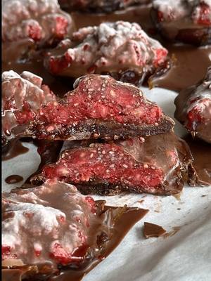 5 Ingredient No-Bake Choc Raspberry Jam Bites 💌 This is 555 - a series where I’m sharing 5 ingredient recipes, 5 days a week, for 5 weeks! Recipe 17 are my no-bake choc raspberry jam bites that taste super indulgent and luscious, yet take little effort and time.  👉 Grab the full recipe off my website, link in my bio! #555 #5ingredientrecipes #EasyRecipes #nobake #raspberrychiajam 