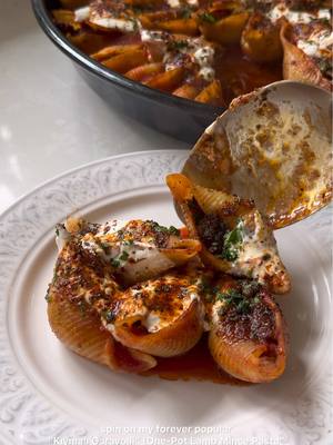 Ok, let’s make it Mutti @Mutti Pomodoro UK with my showstopping, crowdpleasing Fırında Yalancı Mantı” - Stuffed Oven Baked Pasta Shells with Garlic Yoghurt and Pul Biber Butter 🍝🌶️🌿 a feast for the eyes, perfect for feeding a crowd, and one to definitely impress your guests with. I’ve used the luscious Mutti Polpa, richly intense Double Concentrate Tomato Purée and deliciously smooth Passata and have listed tips for making it advance for hosting a crowd on my blog. The full recipe is on my blog, please make it. ad  Serves 6-8 3 tbsp olive oil 2 onions, finely chopped 1 tsp salt 1 tsp finely grated garlic  1 tsp ground cumin 1/2 tsp ground cinnamon 1 tsp pul biber  1 tsp dried mint  1 tsp paprika 2 tbsp Mutti Double Concentrate tomato purée 500 g minced lamb / beef / meat-free mince  1 x 400g can Mutti Polpa  ½ tsp ground black pepper 2 bay leaves 100ml milk  500g Conchiglioni pasta, cooked al dente  1 x jar Mutti Passata  500ml chicken / vegetable stock  For the garlic yoghurt 1 large garlic clove, finely grated 150 g (5½ oz) natural yoghurt ½ tsp sea salt flakes  For the chilli butter 50g unsalted butter 1 tbsp extra virgin olive oil 1 tbsp Mutti Double Concentrate tomato purée  1 tsp pul biber 1 tsp dried mint #melizcooks #pasta #yalancımantı 