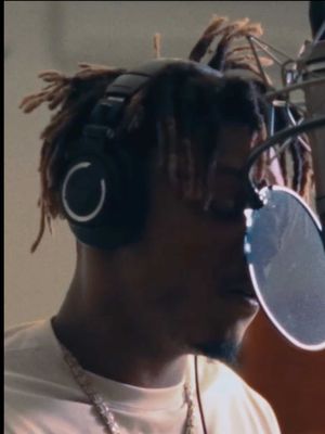 @juicewrld’s verse on “Go” was a gift to @The Kid LAROI.  🎥 Kids Are Growing Up: A Story About a Kid Named LAROI streaming on @Prime Video 