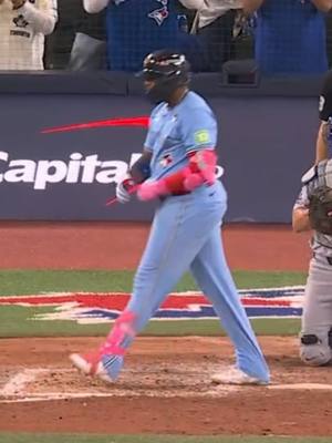 Who here pimps walks like Vladdy? #robbyrow  #WorldSeries