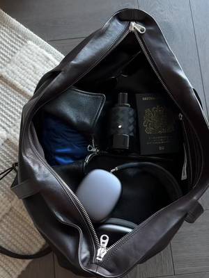 The perfect winter fragrance I bring on my travels @Montblanc Explorer Extreme. #montblancexplorerextreme #montblancfragrance #spiritofexploration AD 
