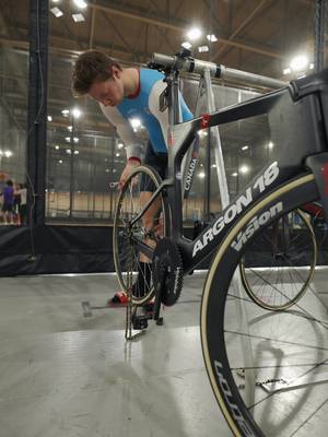 Pick gear, change gear, sprint, change gear, cool down. All in a days work.  #trackcycling #cycling #fixie #fixedgear 