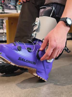 Have you tried BOA ski boots yet? Let us know in the comments. #MECstaffer Jared walks us through the pros of this neat feature, but reminds us why buckled boots are still going strong. Link in bio to explore all kinds of ski boots.