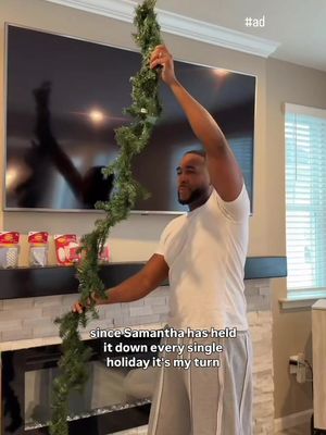 #ad No nails. No mess. No stress. Just peel, stick, and decorate with @Command Brand ™ Products Holiday magic without damaging the walls = a win for me AND Samantha. #CommandPartner #CommandBrand #CommandHooks #damagefreedecorating 