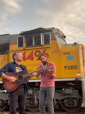 Hope you enjoy us pickin' the traditional Appalachian tune "Shady Grove" #folk #banjo #bluegrass #thesteelwheels #folkrock 
