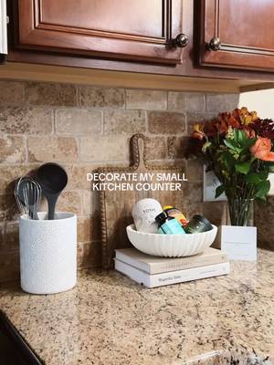 Making my home more homey 😌🏡 #kitchendecor #kitchencounter #smallkitchen #decoratewithme #homedecor 