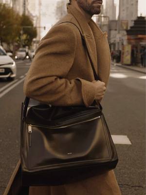 Accessories that automatically elevate and enhance any look. Showing off my new @Bally tote bag! #mensfashion #menbag #bally 