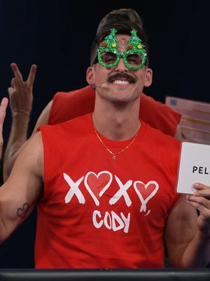 Get ready to sleigh XOXO Cody is back with a festive new workout. A very merry session packed with life and love advice. 💛✨ Available On Demand @cody_rigsby