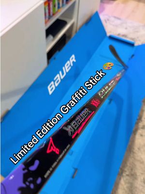 Limited Edition Graffiti Bauer Pulse, this thing is wild 🫟🎨  #hockeystick #hockey 